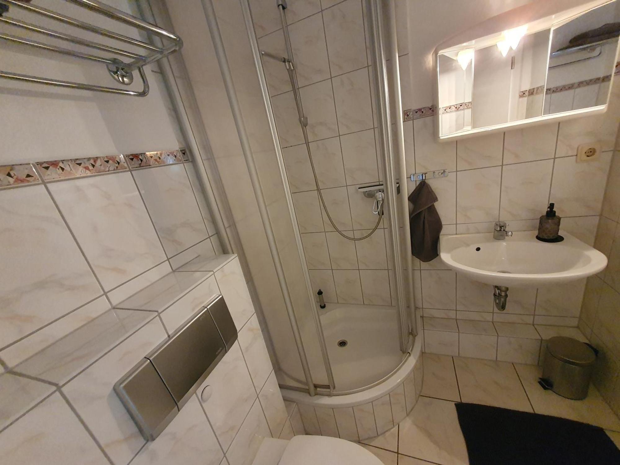 Neumuehler Hof- Ferienwohnung "Thomas" 3 Zimmer,3 Baeder Mit Dusche, Kostenfreie Parkplaetze Vor Dem Haus Schwerin  Exterior foto