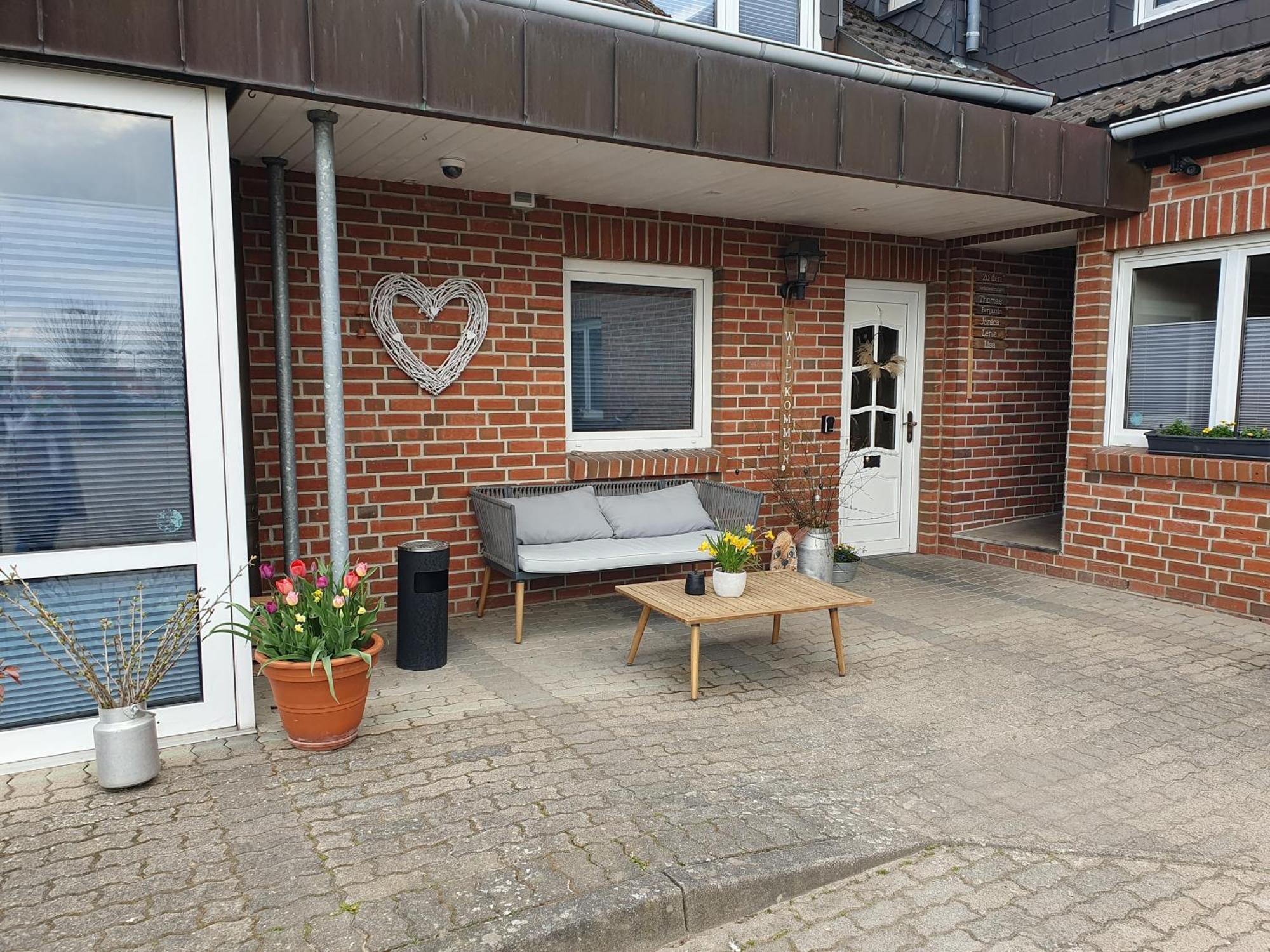 Neumuehler Hof- Ferienwohnung "Thomas" 3 Zimmer,3 Baeder Mit Dusche, Kostenfreie Parkplaetze Vor Dem Haus Schwerin  Exterior foto